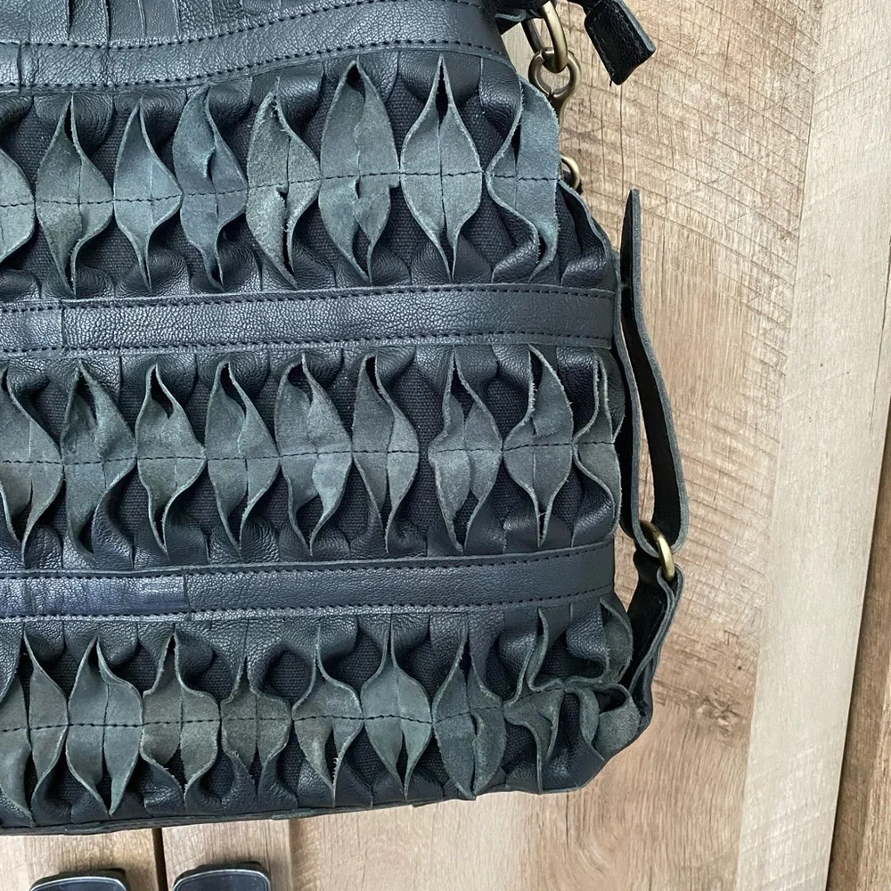 Amerileather Black Leather Tote - Picture 10 of 15